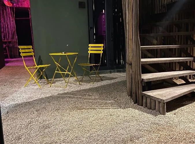 Loba Male Only Bed and breakfast 4*